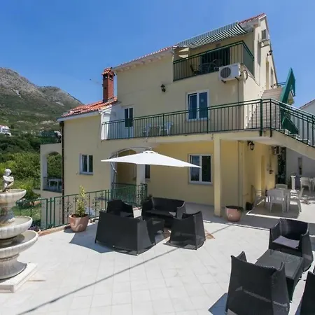 Fontana Apartment