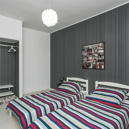 Fontana Apartment *